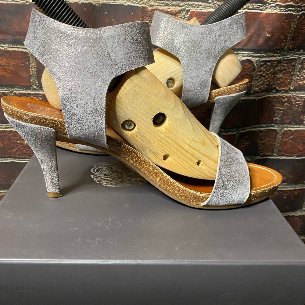 Vince Camuto Pewter Heels Sz 8.5